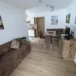Gotthardt Apartment *