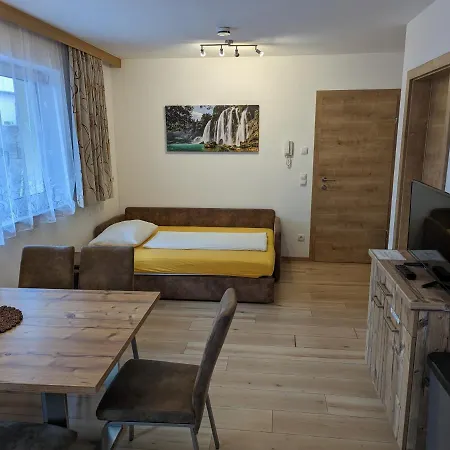 Gotthardt Apartment *